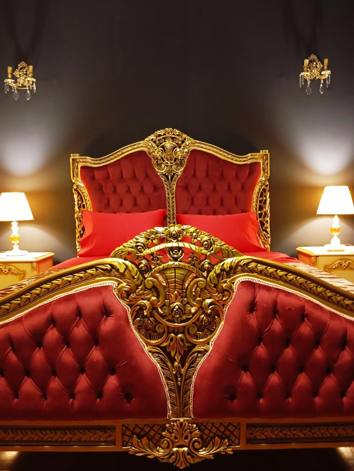 Iris Baroque Apartment Elefsina Bagian luar foto